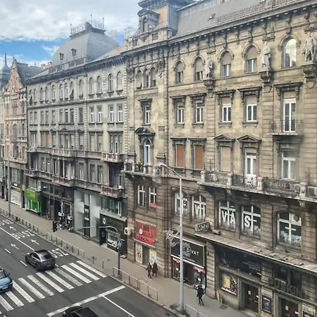 Apartment Spacious In The *