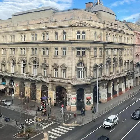 Spacious In The Apartamento Budapest
